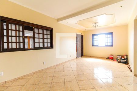 Sala de casa para alugar com 3 quartos, 150m² em Limoeiro, São Paulo