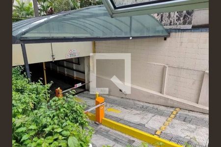 Apartamento à venda com 2 quartos, 56m² em Vila Carmosina, São Paulo