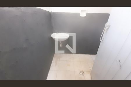 Banheiro da Suíte de casa para alugar com 1 quarto, 60m² em Centro, Uberlândia