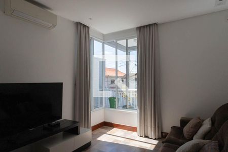 Sala de TV de casa à venda com 4 quartos, 420m² em Jardim Guapira, São Paulo