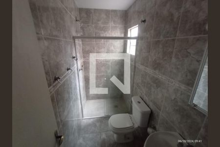 Banheiro de casa à venda com 3 quartos, 110m² em Olaria, Canoas
