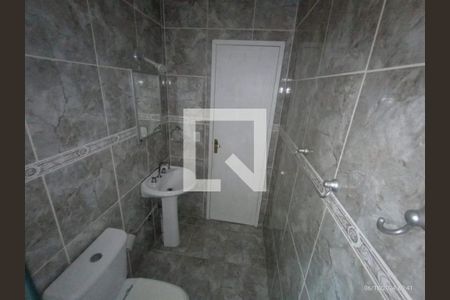 Banheiro de casa à venda com 3 quartos, 110m² em Olaria, Canoas