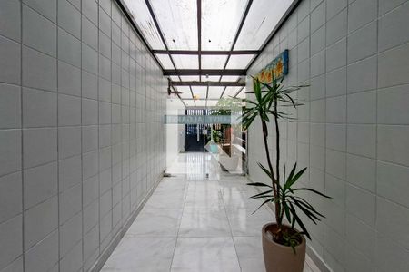 Hall de entrada de apartamento para alugar com 1 quarto, 45m² em Cidade Ocian, Praia Grande