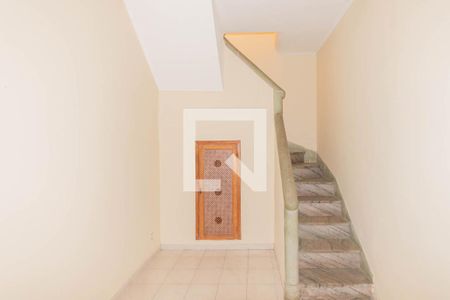 Hall de casa para alugar com 5 quartos, 195m² em Imperial de São Cristóvão, Rio de Janeiro