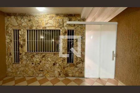 Garagem de casa para alugar com 3 quartos, 145m² em Jardim Santa Clara, Guarulhos
