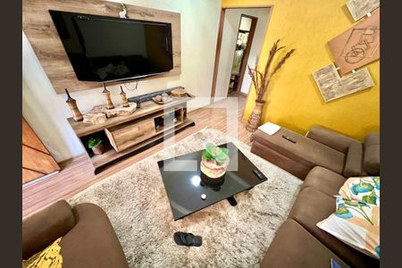 Sala de casa para alugar com 4 quartos, 180m² em Maria Helena, Belo Horizonte