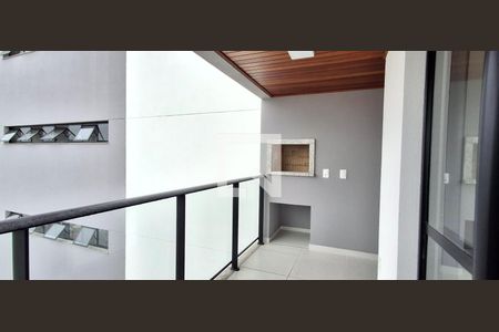 Varanda da Sala/Cozinha de apartamento para alugar com 1 quarto, 64m² em Barreiros, São José
