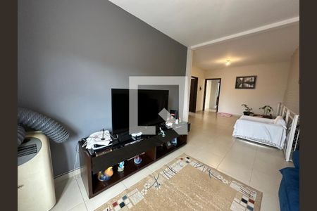 Sala de casa à venda com 4 quartos, 360m² em Vila Pindorama, Barueri