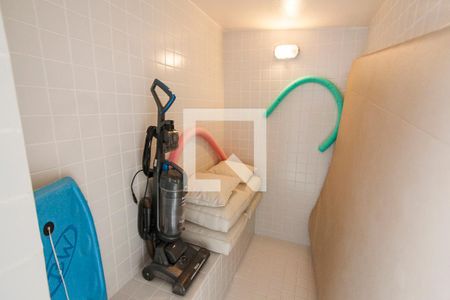 Sauna de casa de condomínio para alugar com 4 quartos, 316m² em Jardim das Palmeiras, Uberlândia