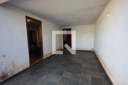 Garagem de casa à venda com 3 quartos, 150m² em Jardim Ana Lúcia, Goiânia