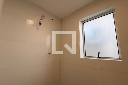 Banheiro de kitnet/studio para alugar com 1 quarto, 37m² em Jardim Santa Mena, Guarulhos