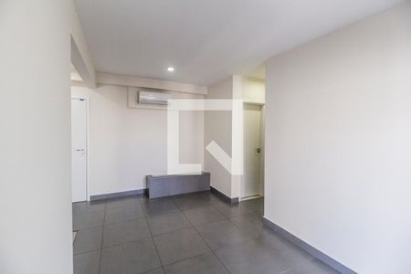 Sala de apartamento para alugar com 2 quartos, 66m² em Empresarial 18 do Forte, Barueri