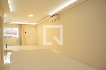 Sala de casa à venda com 3 quartos, 150m² em Vila da Saúde, São Paulo