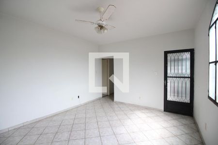 Sala de casa para alugar com 4 quartos, 200m² em Curicica, Rio de Janeiro