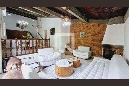 Casa de Condomínio à venda com 3 quartos, 245m² em Vila Suzana, São Paulo