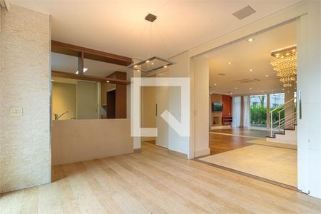 Casa à venda com 4 quartos, 471m² em Chácara Monte Alegre, São Paulo