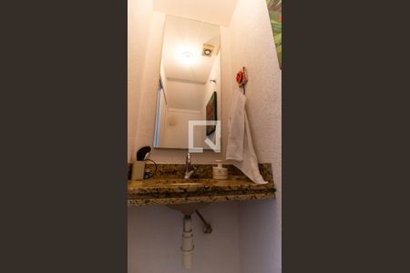 Lavabo de casa de condomínio à venda com 4 quartos, 136m² em Pendotiba, Niterói
