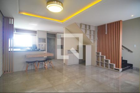 Sala de casa de condomínio à venda com 3 quartos, 100m² em Rondônia, Novo Hamburgo