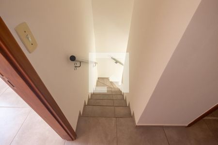 Escada de casa de condomínio para alugar com 2 quartos, 80m² em Guaratiba, Rio de Janeiro