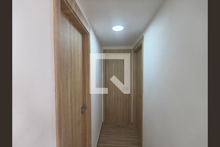 Corredor de apartamento para alugar com 2 quartos, 54m² em Jacarepaguá, Rio de Janeiro