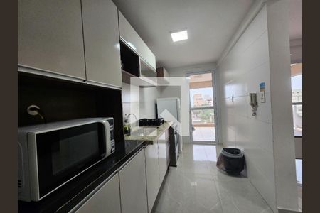 Cozinha de apartamento para alugar com 2 quartos, 67m² em Parque Enseada, Guarujá
