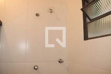 Banheiro do Quarto 2 de casa para alugar com 2 quartos, 70m² em Jardim Nayara, Embu das Artes
