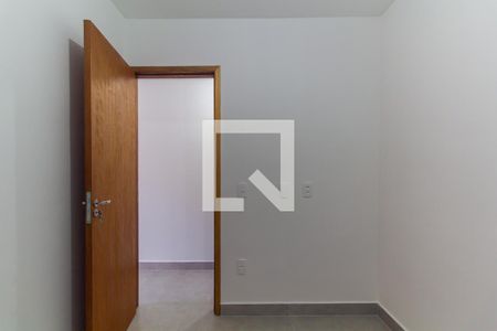 Quarto 2 de casa para alugar com 2 quartos, 70m² em Jardim Ana Rosa, São Paulo
