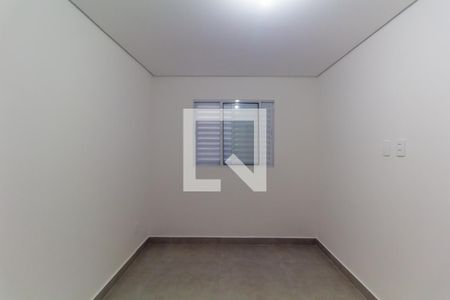 Quarto 1 de casa para alugar com 2 quartos, 70m² em Jardim Ana Rosa, São Paulo