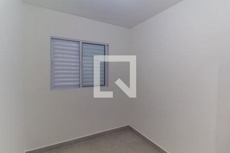 Quarto 2 de casa para alugar com 2 quartos, 70m² em Jardim Ana Rosa, São Paulo