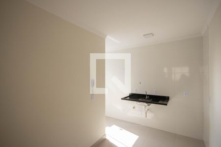 Sala/Cozinha de apartamento para alugar com 2 quartos, 37m² em Vila Mazzei, São Paulo