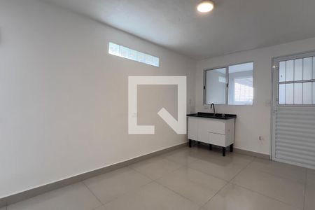 Sala/Cozinha de kitnet/studio para alugar com 1 quarto, 37m² em Jardim Santa Mena, Guarulhos
