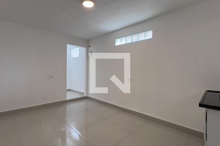 Sala/Cozinha de kitnet/studio para alugar com 1 quarto, 37m² em Jardim Santa Mena, Guarulhos