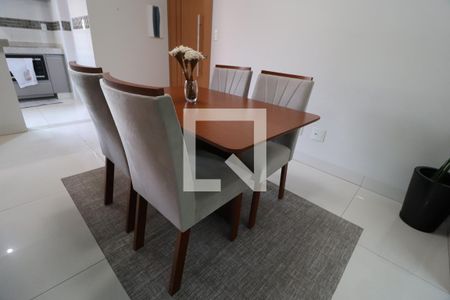 Sala de apartamento para alugar com 3 quartos, 90m² em Santa Mônica, Uberlândia