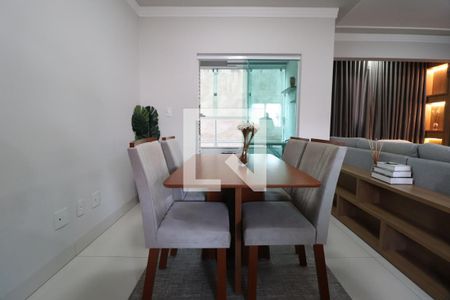 Sala de apartamento para alugar com 3 quartos, 90m² em Santa Mônica, Uberlândia