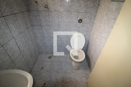 Banheiro de casa para alugar com 1 quarto, 60m² em Lauzane Paulista, São Paulo