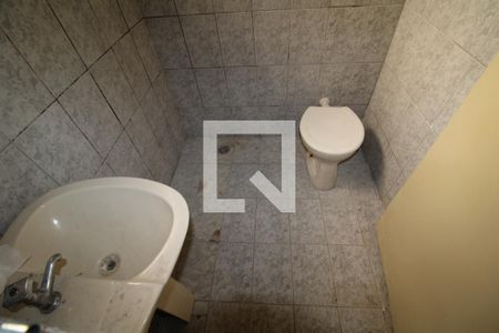 Banheiro de casa para alugar com 1 quarto, 60m² em Lauzane Paulista, São Paulo