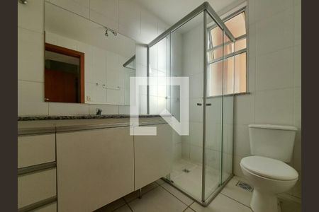 Banheiro da Suíte de apartamento para alugar com 3 quartos, 9000m² em Buritis, Belo Horizonte