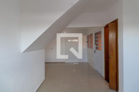 Sala e Cozinha de casa de condomínio para alugar com 2 quartos, 65m² em Vila Pierina, São Paulo