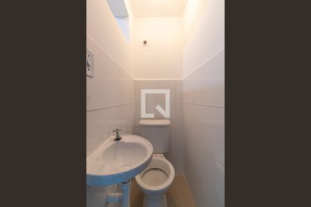 Lavabo da Sala e Cozinha de casa de condomínio para alugar com 2 quartos, 65m² em Vila Pierina, São Paulo