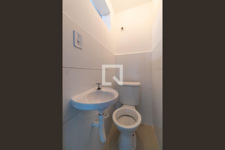 Lavabo da Sala e Cozinha de casa de condomínio para alugar com 2 quartos, 65m² em Vila Pierina, São Paulo