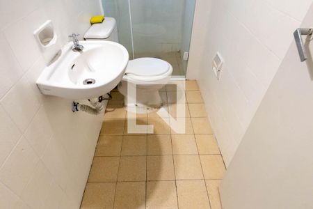 Banheiro de apartamento à venda com 1 quarto, 37m² em Vila Buarque, São Paulo