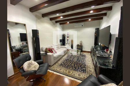 Sala de TV de casa à venda com 2 quartos, 446m² em Pacaembu, São Paulo