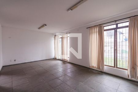Sala de casa para alugar com 4 quartos, 280m² em Centro, Taubaté