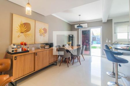 Sala de casa à venda com 3 quartos, 180m² em Ipanema, Porto Alegre