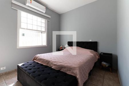 Quarto 1 de casa à venda com 3 quartos, 250m² em Bosque da Saúde, São Paulo