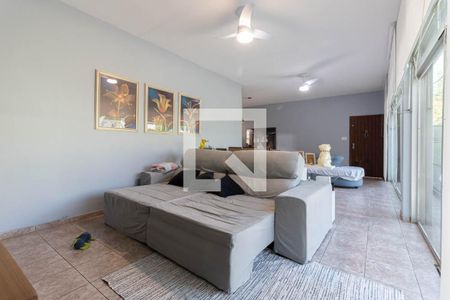 Sala de casa à venda com 3 quartos, 250m² em Bosque da Saúde, São Paulo