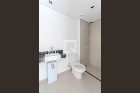 Banheiro de kitnet/studio para alugar com 1 quarto, 53m² em Bela Vista, São Paulo