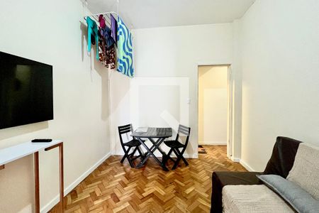 Sala de apartamento à venda com 2 quartos, 75m² em Copacabana, Rio de Janeiro