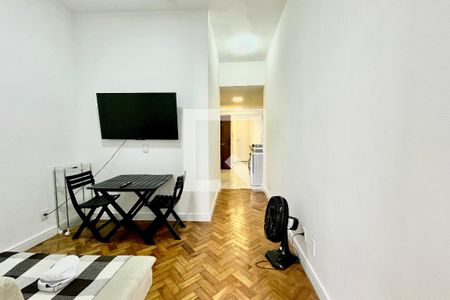 Sala de apartamento à venda com 2 quartos, 75m² em Copacabana, Rio de Janeiro