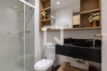 Banheiro de kitnet/studio para alugar com 1 quarto, 22m² em República, São Paulo